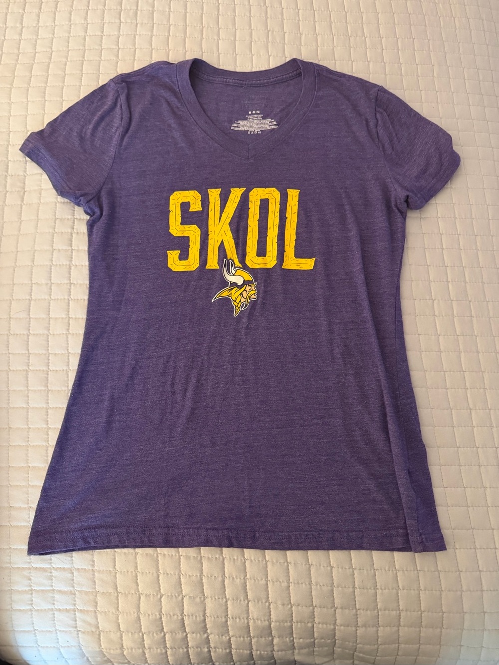 Minnesota Vikings Purple SKOL Graphic Tee Medium